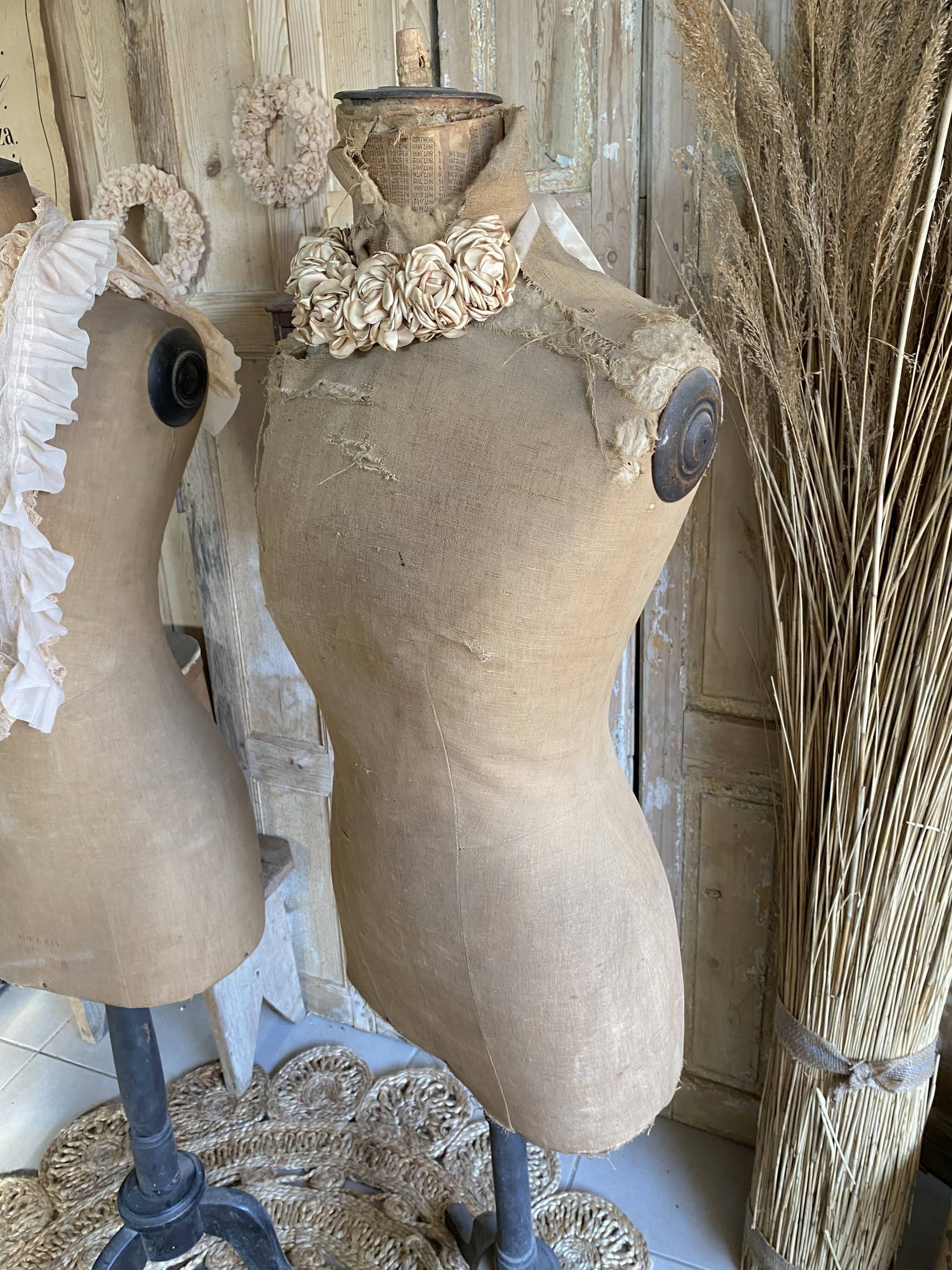 Former sewing mannequin the turner