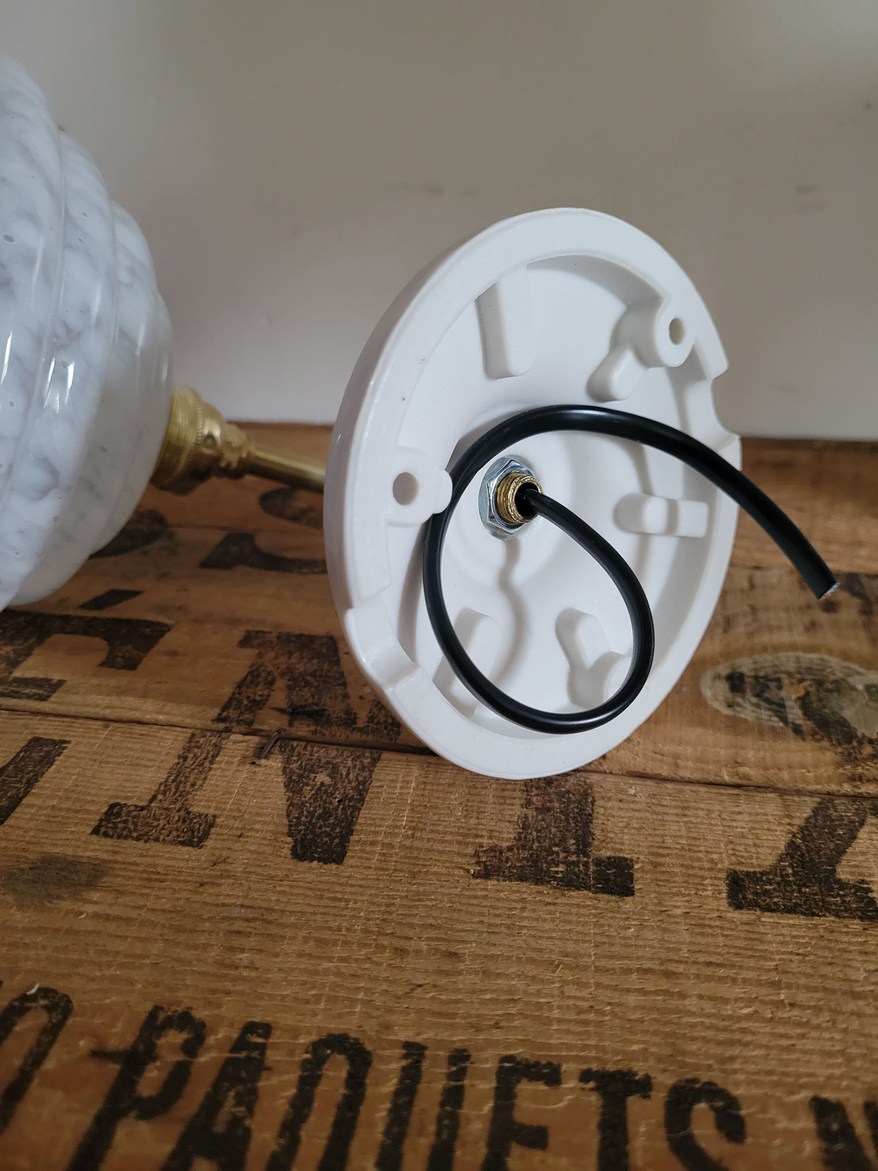 Clichy glass wall lamp