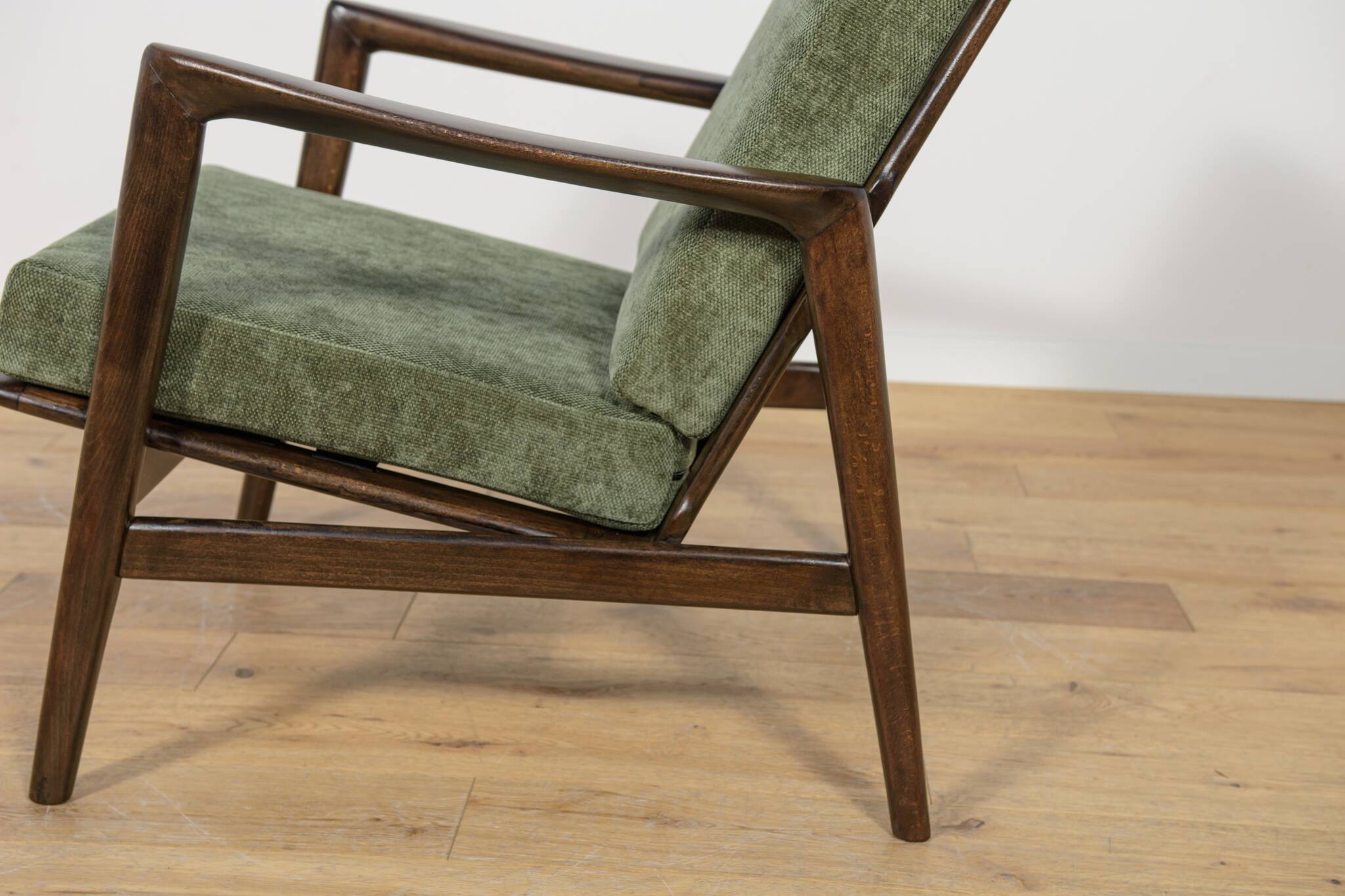 Model 300-139 Armchair from Swarzędz Furniture Factory, 1960s