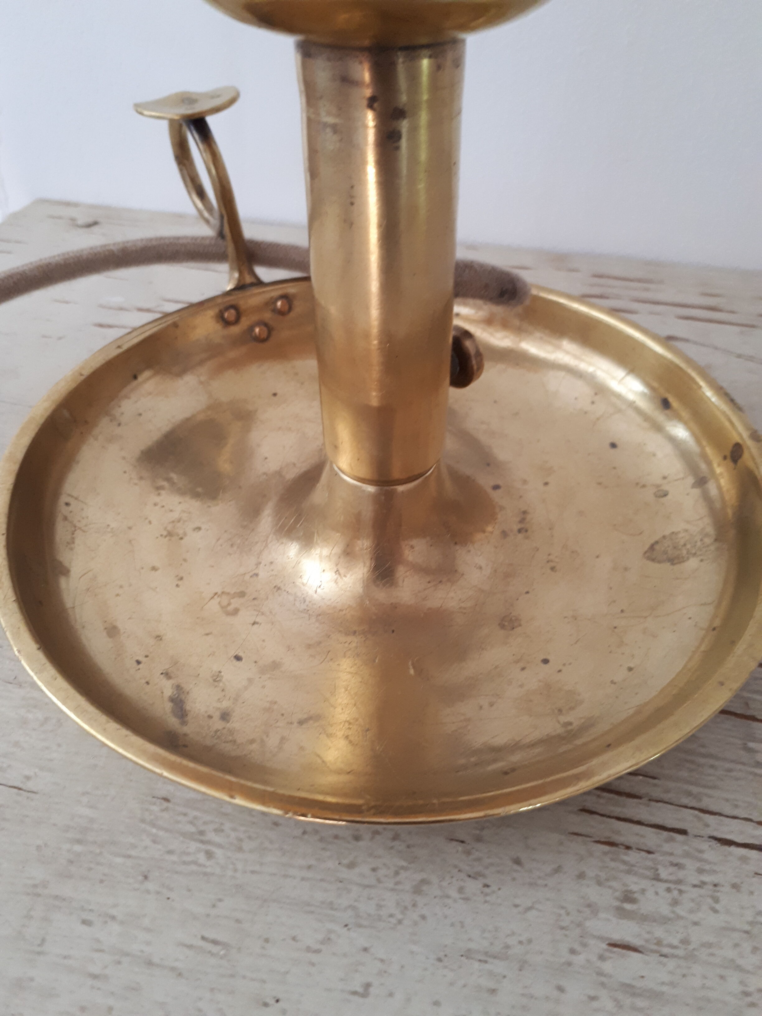 Lampe vintage ambrée pointe de diamant montée sur bougeoir
