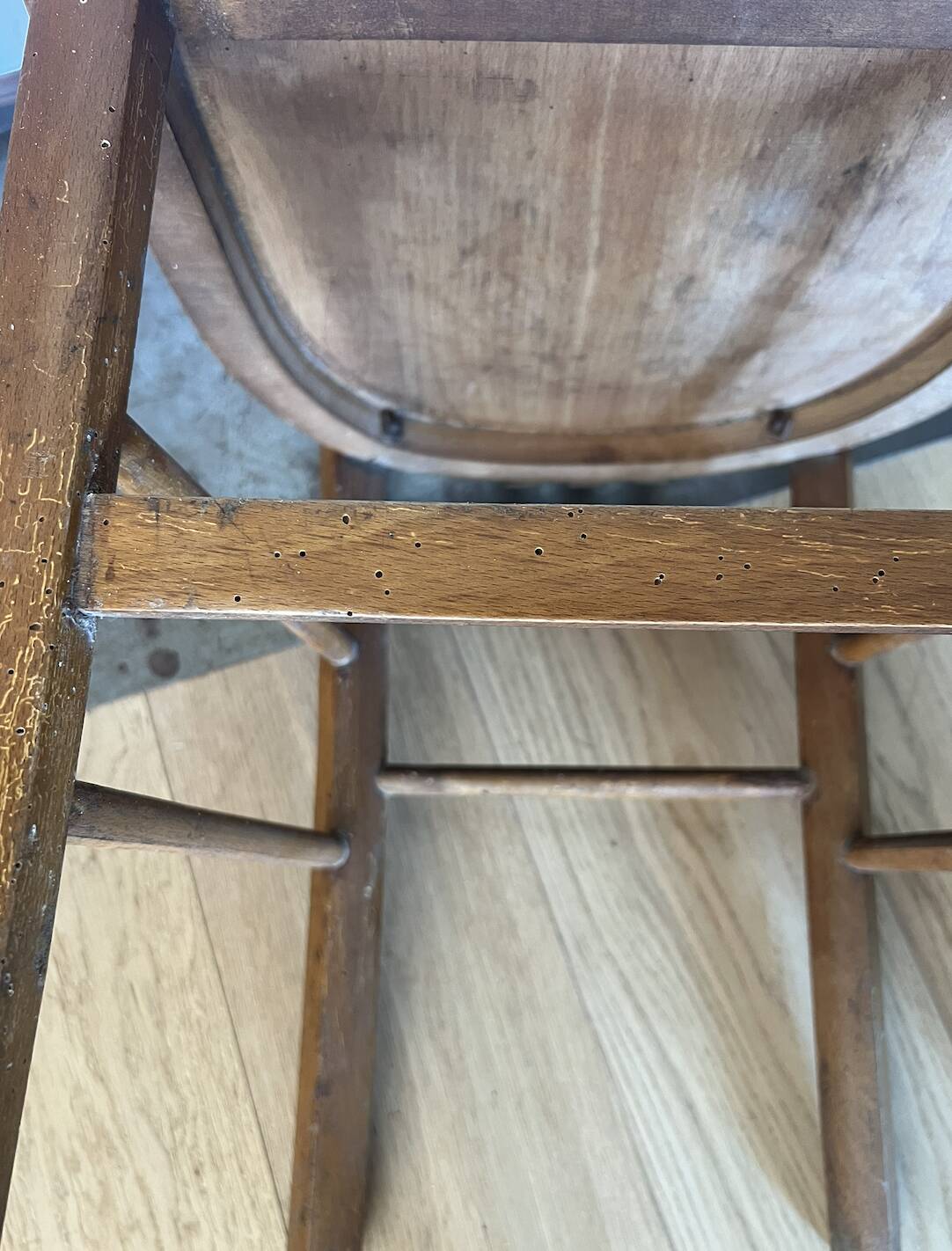 Suite de 3 chaises bistrot (bois)