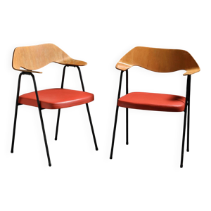 Paire de fauteuils modèle