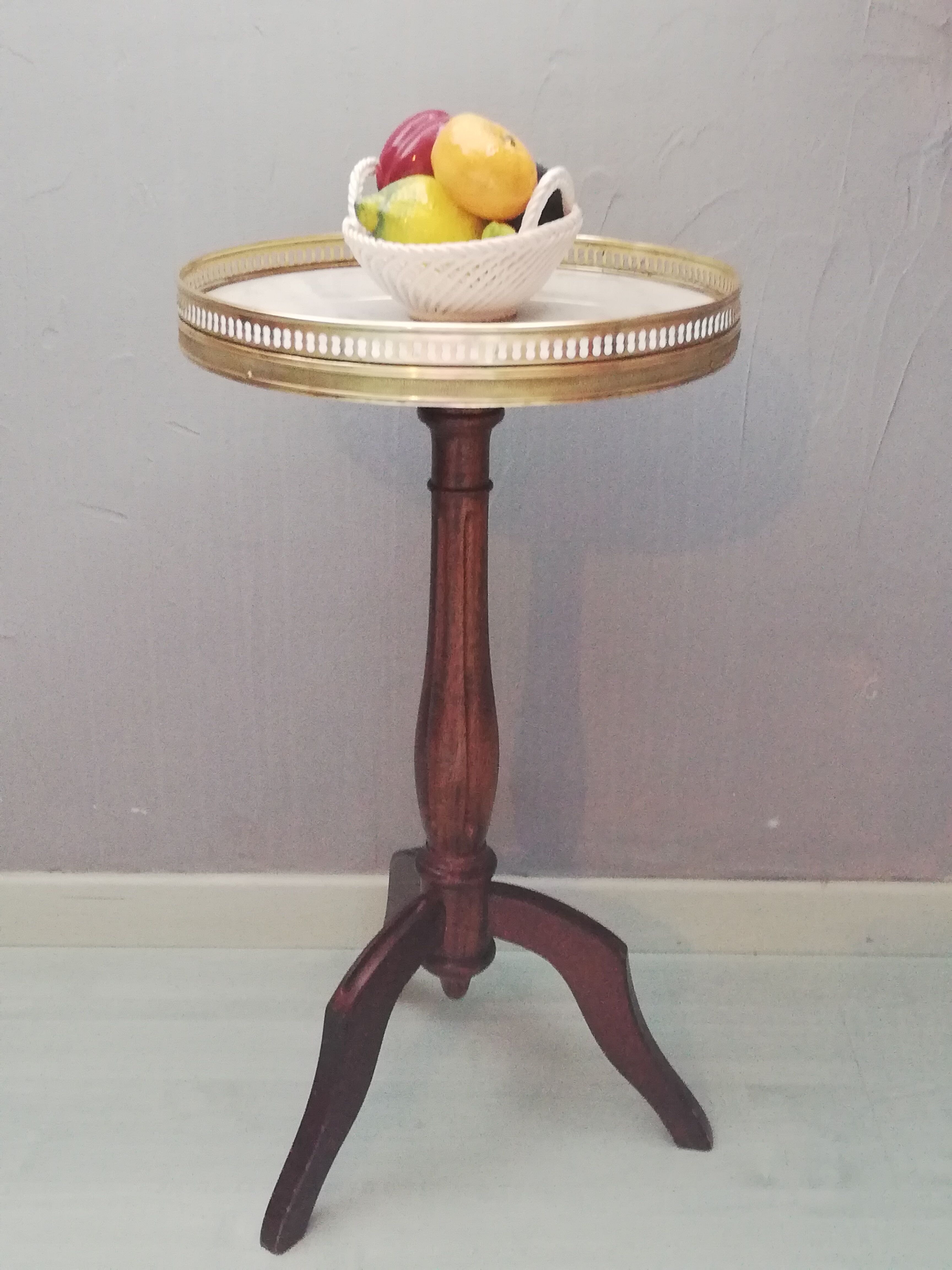 Pedestal table form Bouillotte Louis XVI