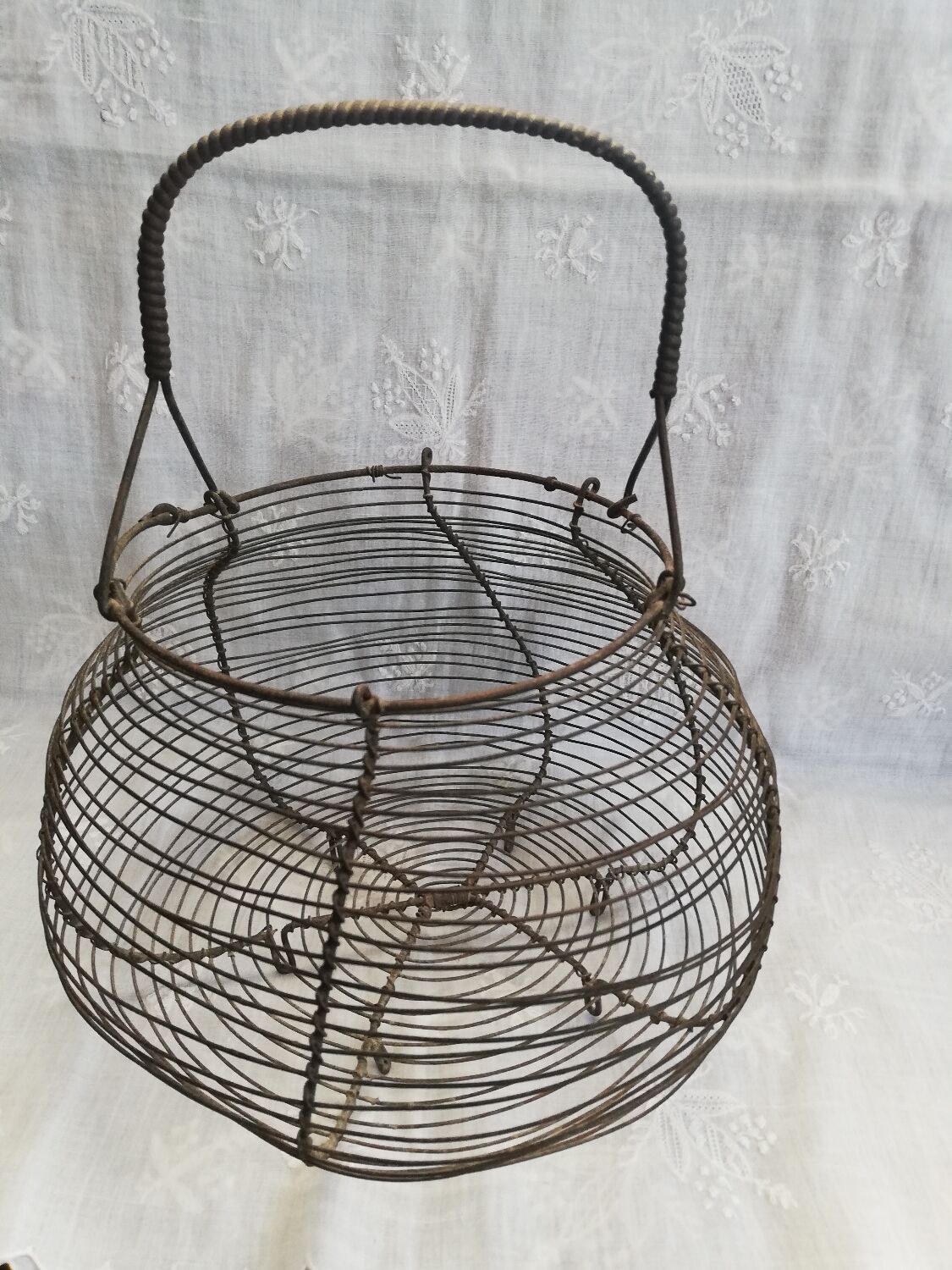 Vintage artisanal egg or salad basket