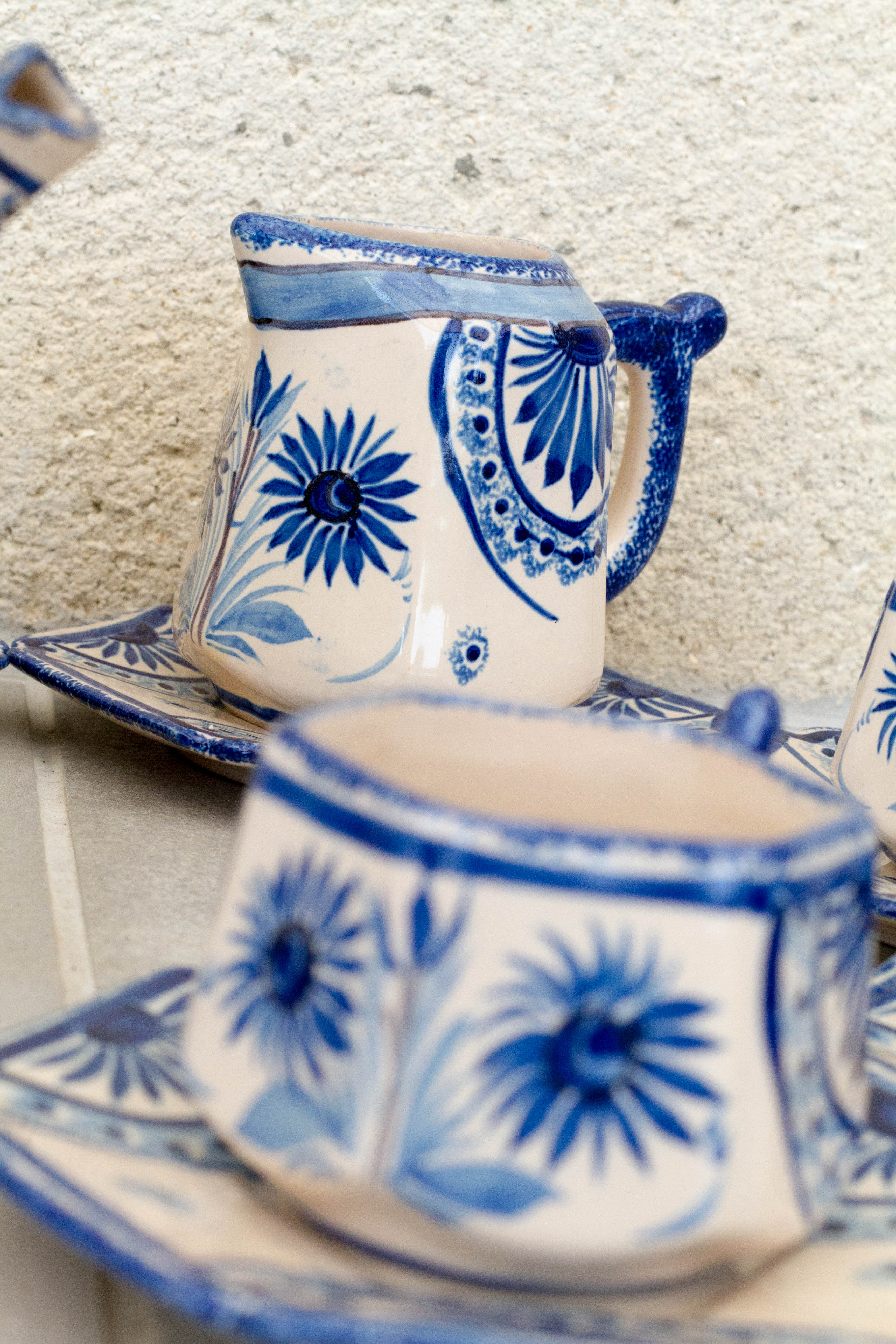 Quimper porcelain tea or coffee service signed Henriot from 76