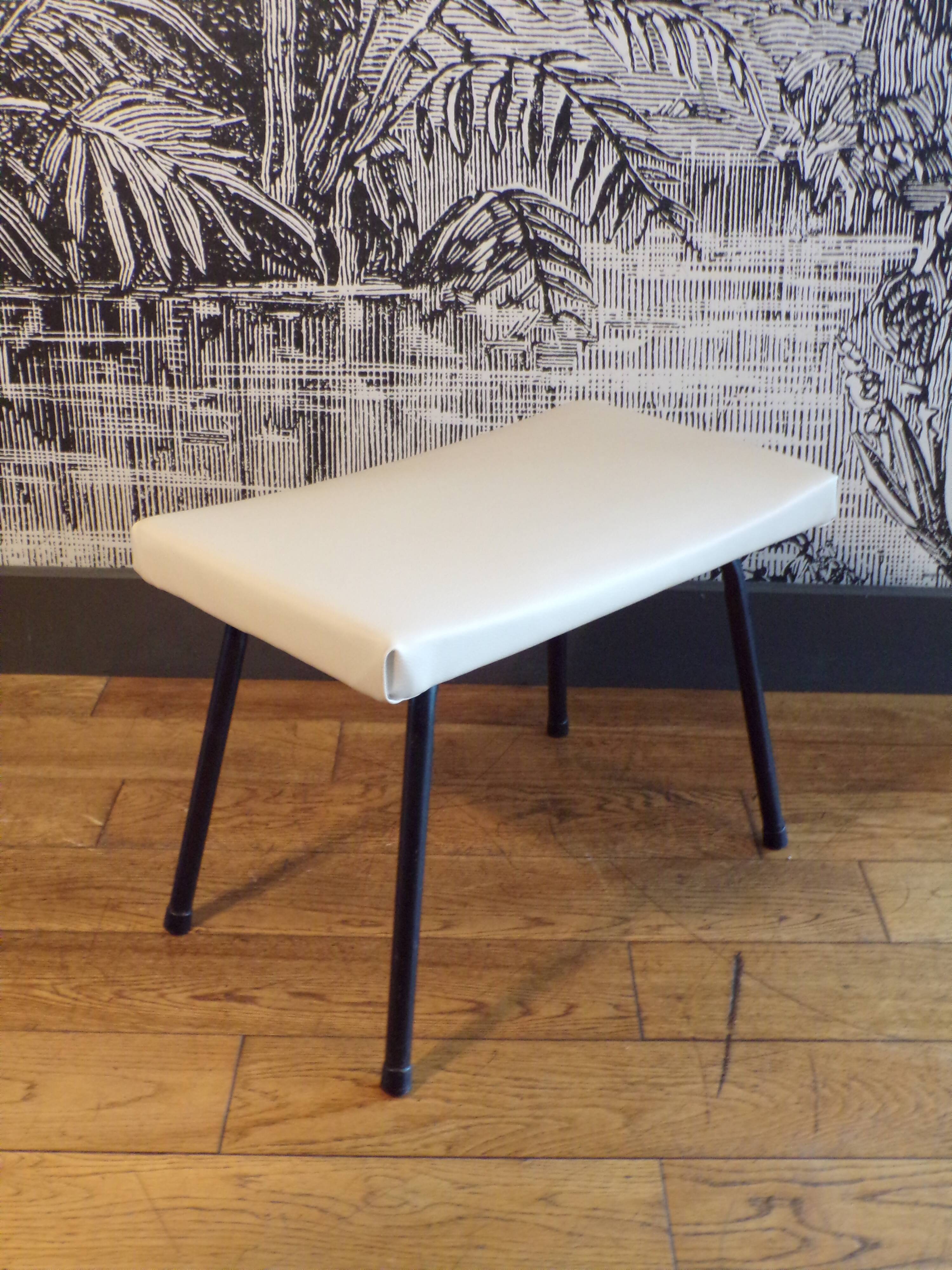 Tabouret taureau par Pierre Guariche pour Meurop