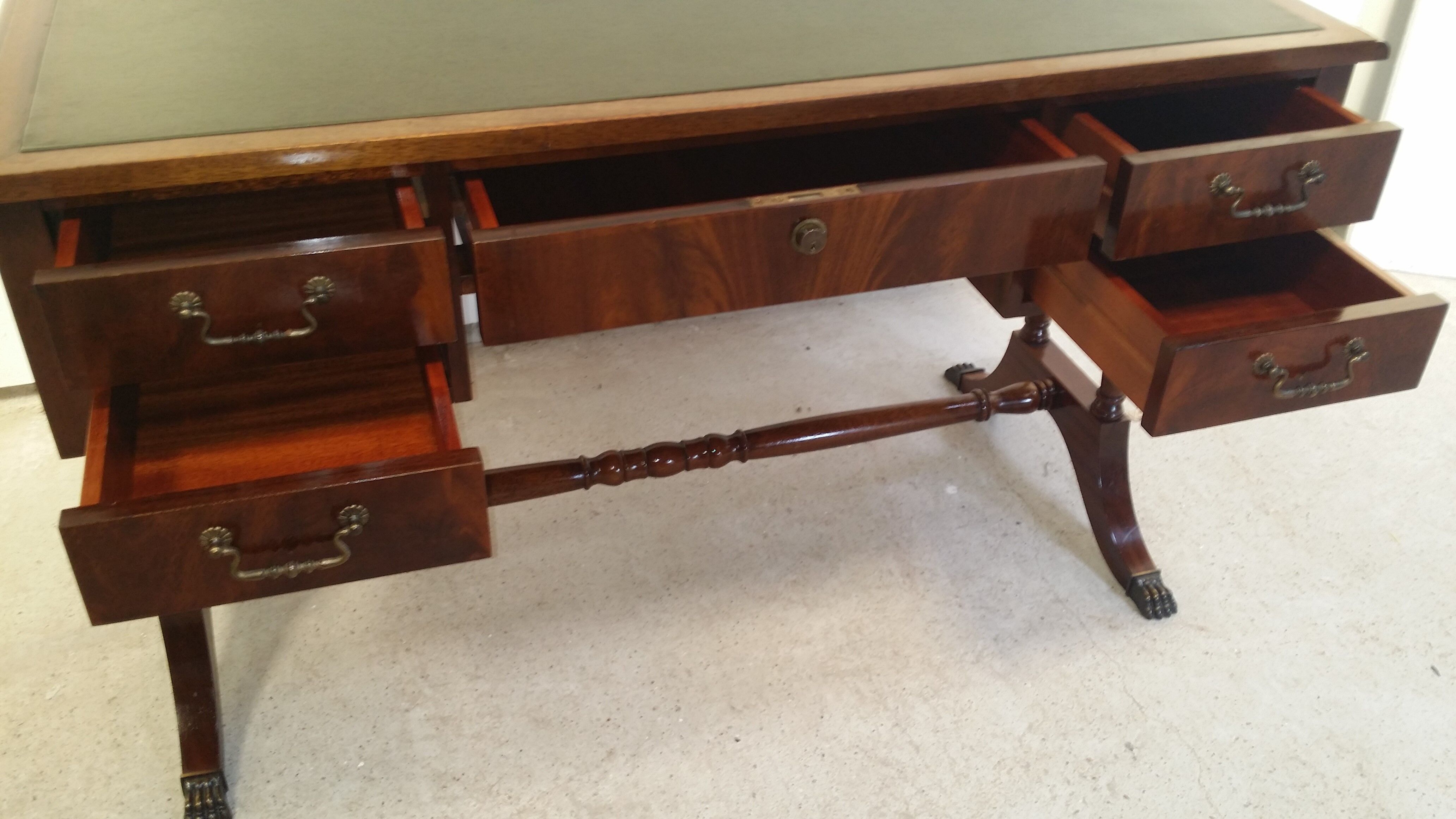 Bureau cuir anglais acajou