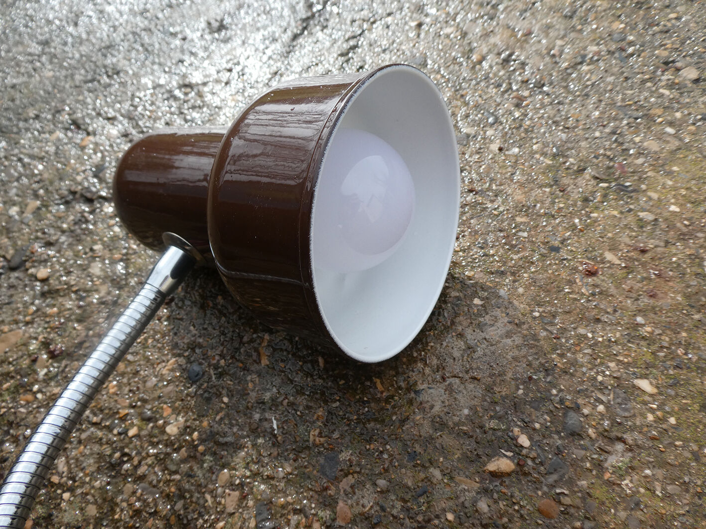 Articulated brown vintage office lamp