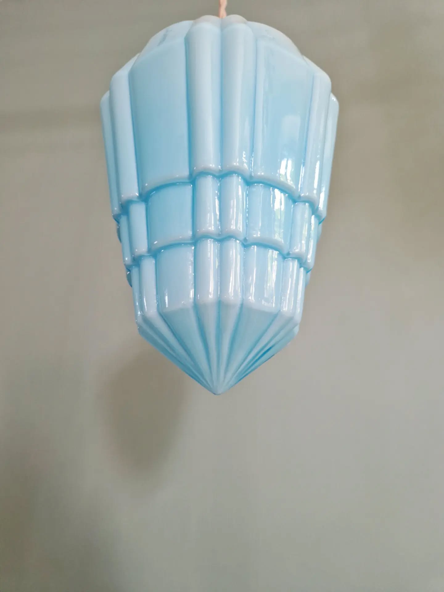 Suspension Art Déco en opaline bleue, années 1920-30
