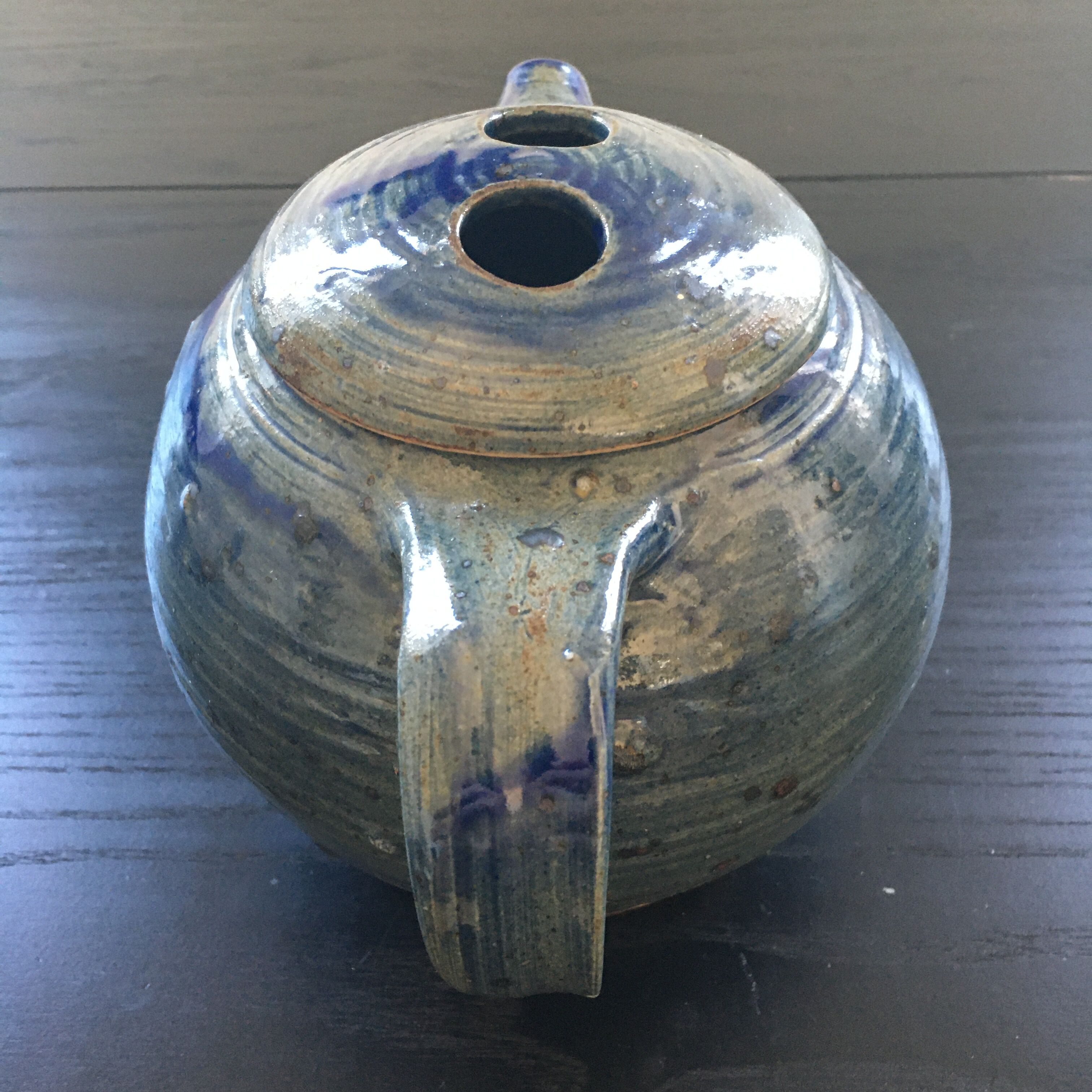Théière bleue en grès