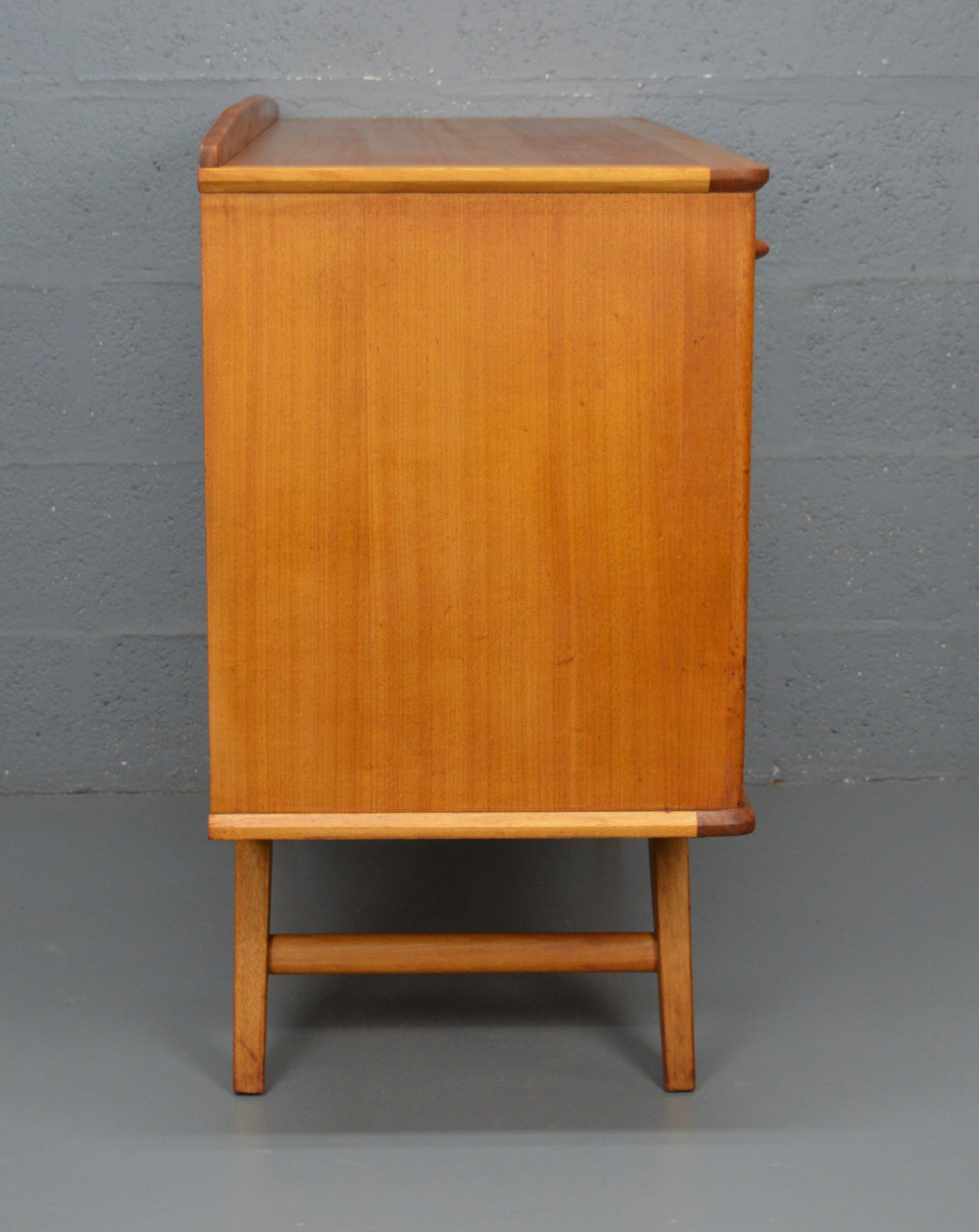 Buffet vintage Ercol Windsor