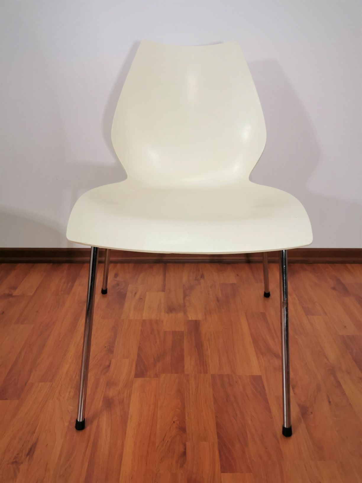 Lot de 4 chaises ivoire Maui par Vico Magistretti pour Kartell