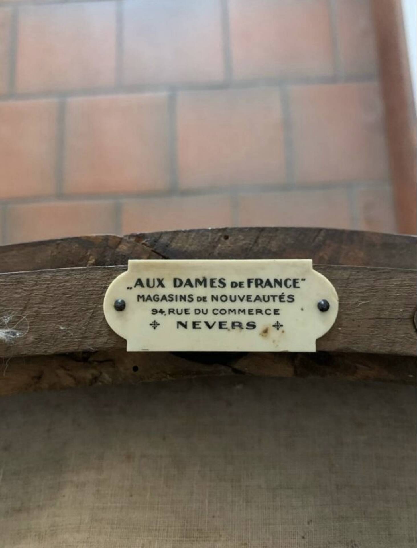 Paires de chaises tissu fleuri aux dames de France