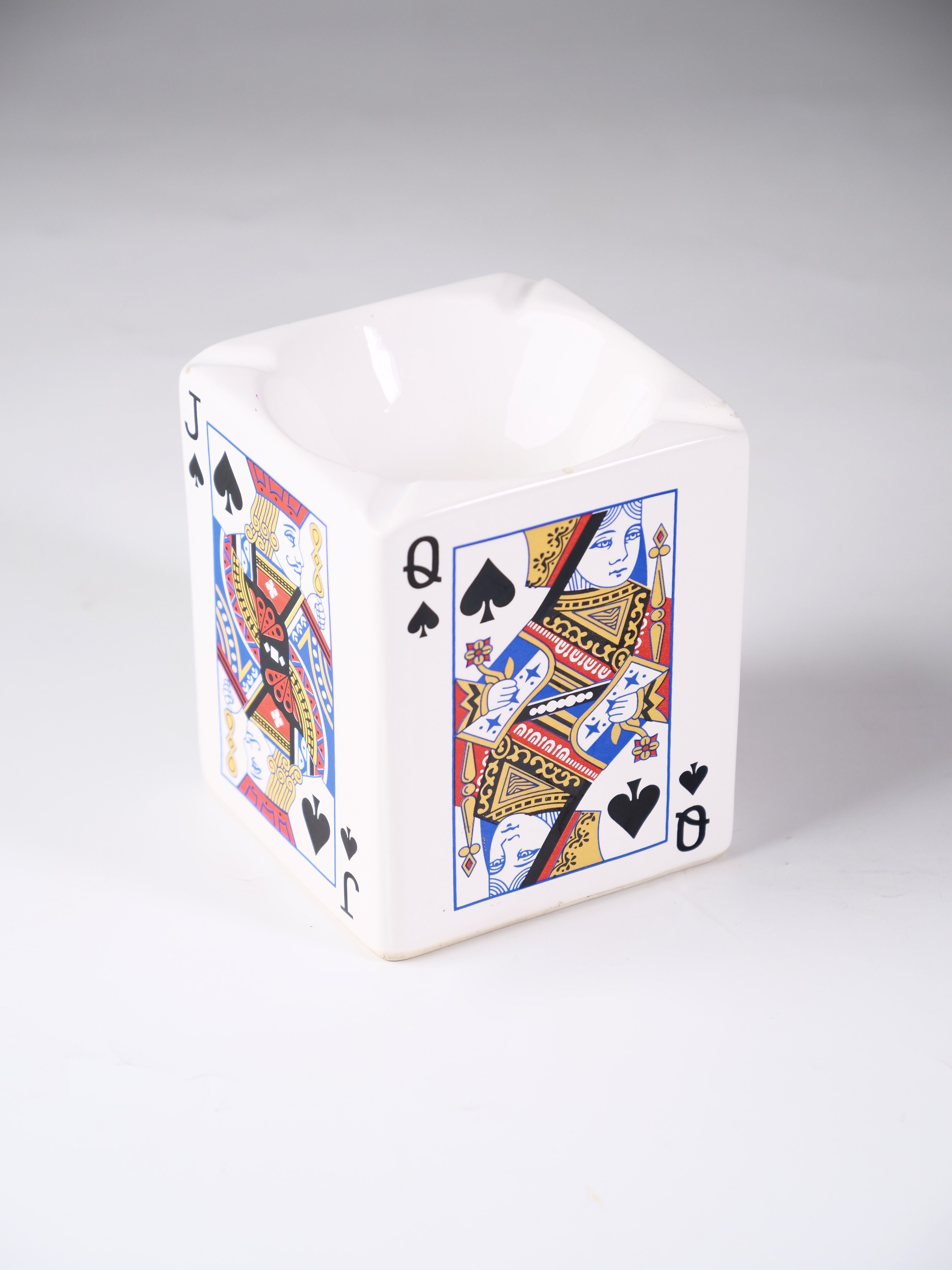 Ashtray poker design card game
