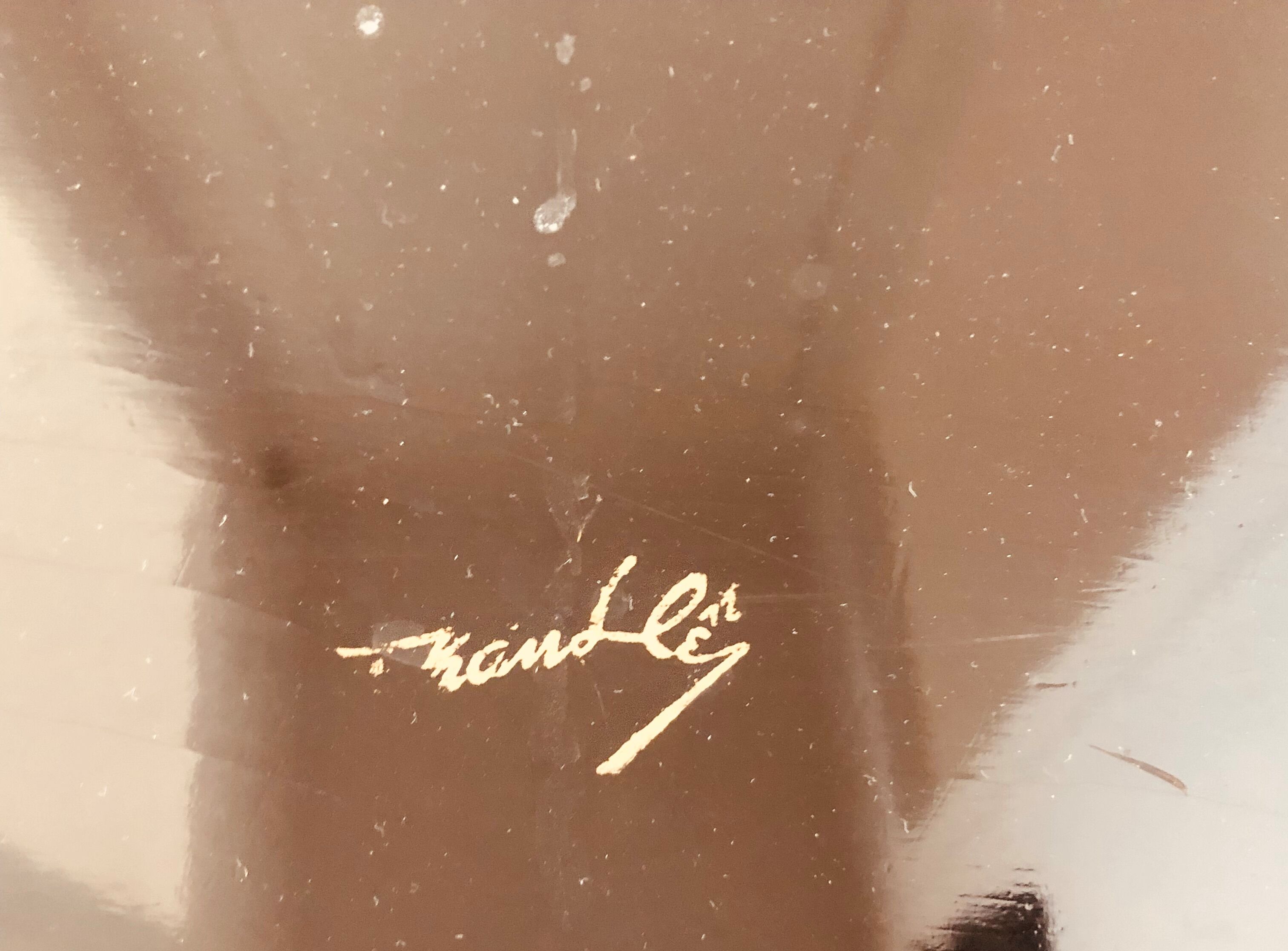 Large lacquered wooden top