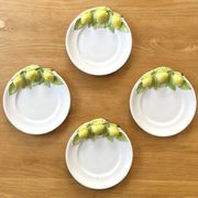 Dessert plates with lemon barbotine