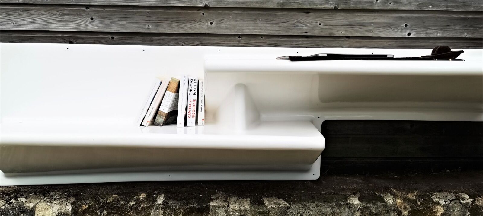 Space age shelf desk in white lay-glass fiber, circa 1970