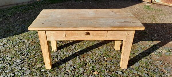 Petite table basse ancienne