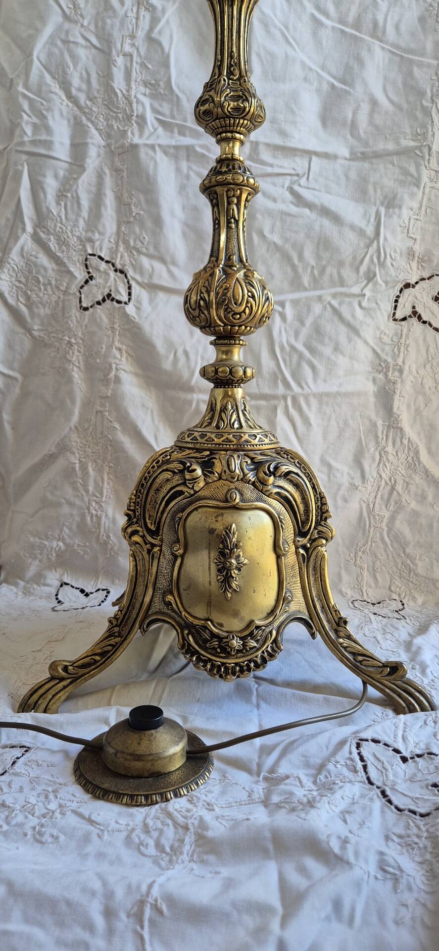 Rococo / Louis XVI brass tripod floor lamp, gilded