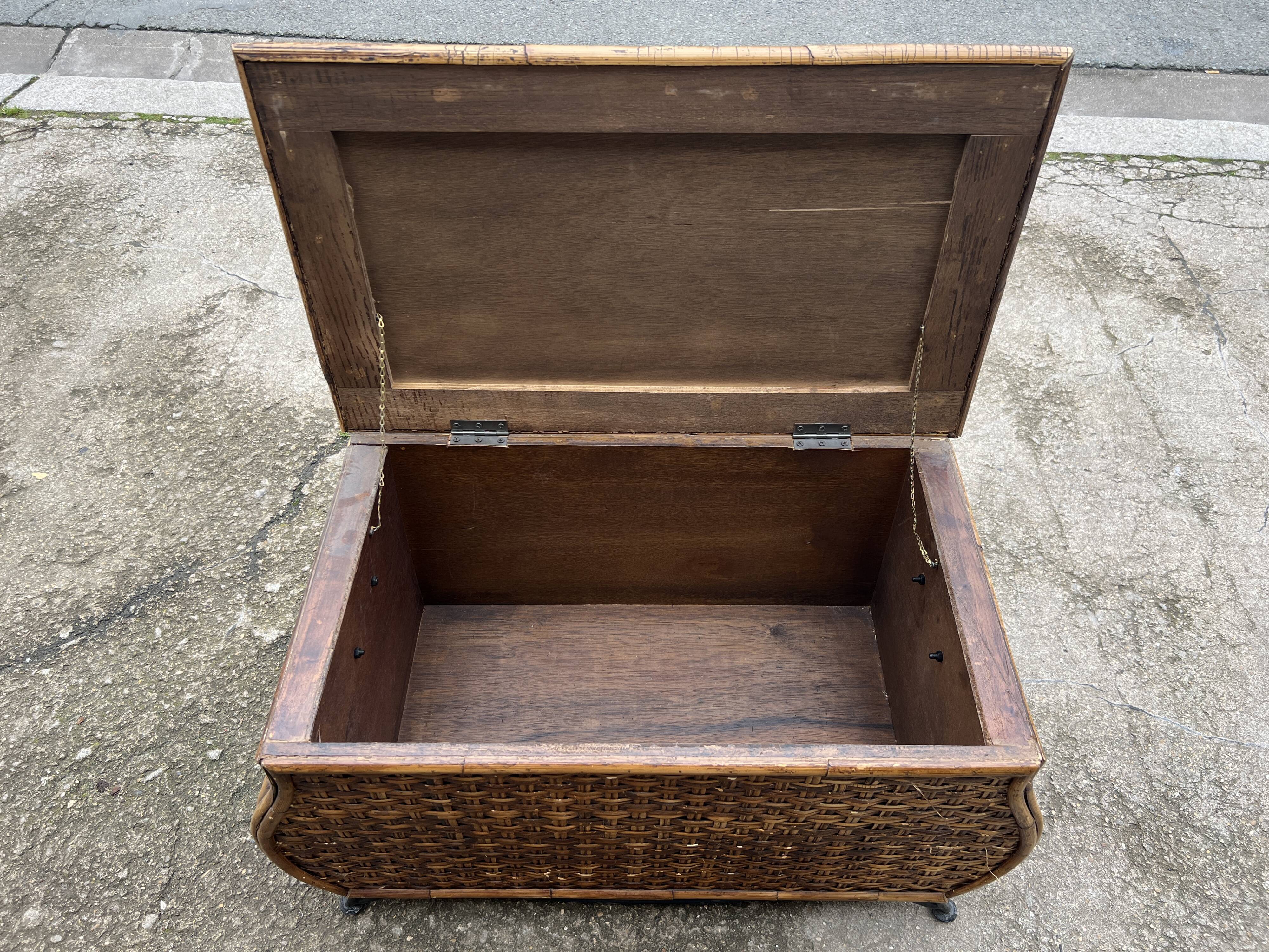 Rattan trunk in vintage wicker and wrought iron