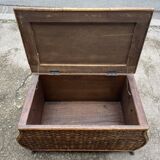 Rattan trunk in vintage wicker and wrought iron