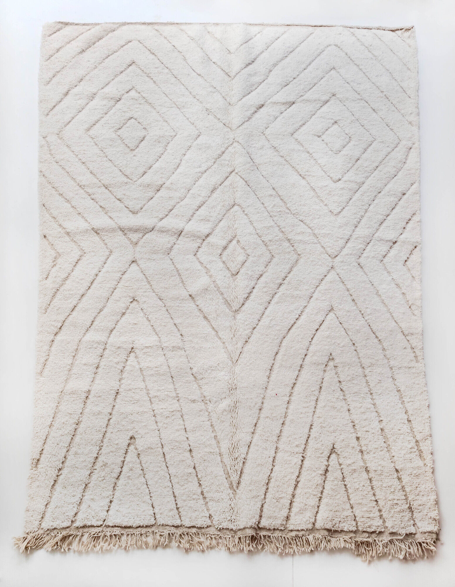 Moroccan Berber carpet blessed ouarain ecru plain with engraved diamonds 300x207cm