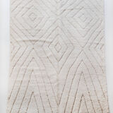 Moroccan Berber carpet blessed ouarain ecru plain with engraved diamonds 300x207cm