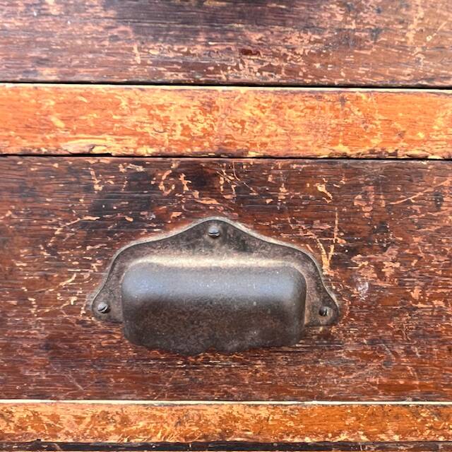 Cabinet - 4 drawer trade furniture with shell handles