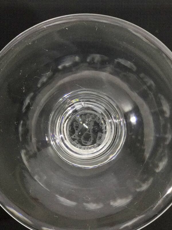 Baccarat – 12 verres à vin rouge En Cristal De Baccarat Modèle Casino