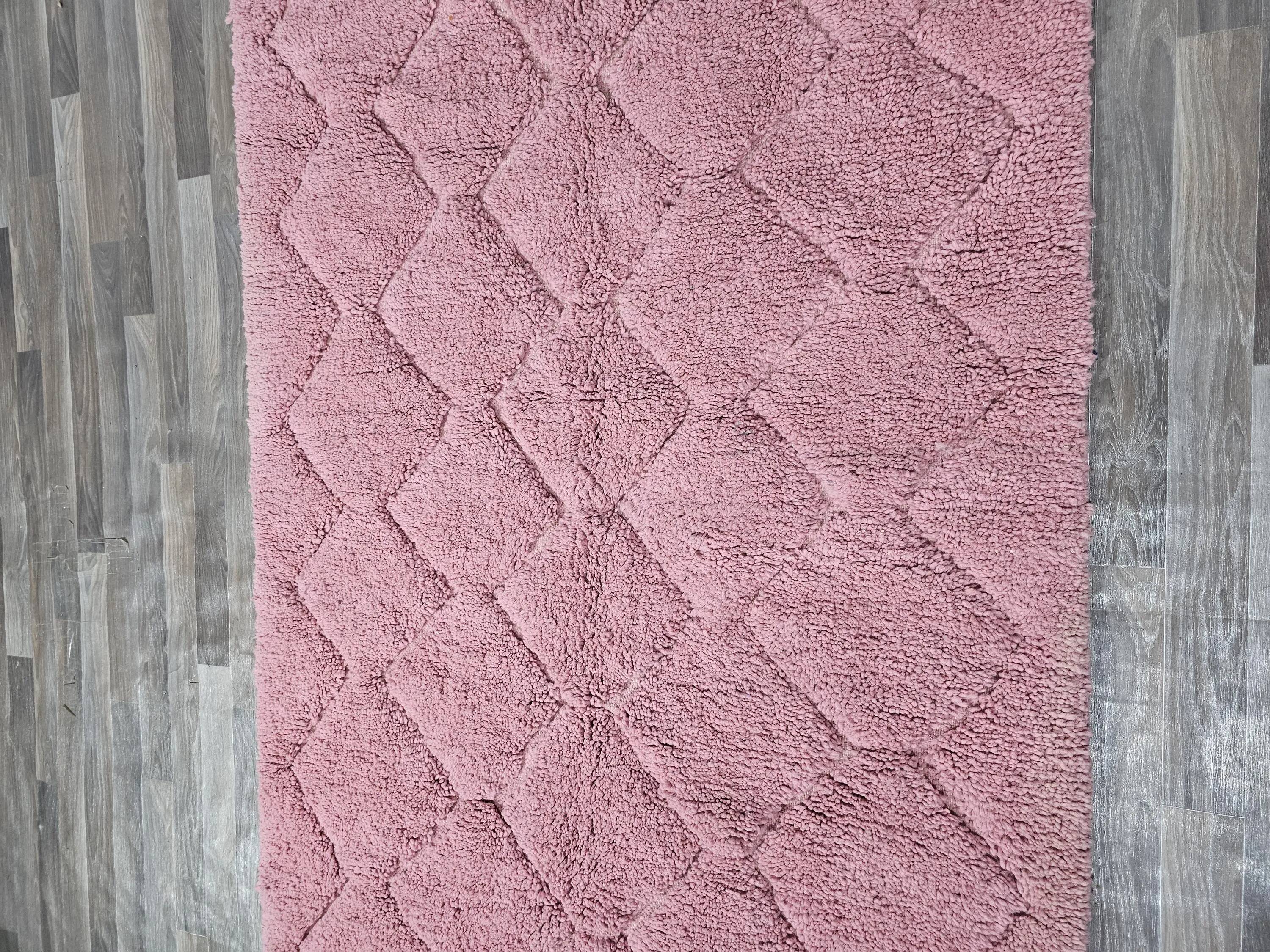 Moroccan rug 100% wool, handmade, 250x150 cm, superior quality.