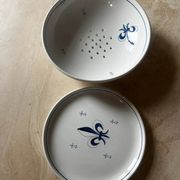 Fruit strainer in earthenware, Pornic, lily flower design.