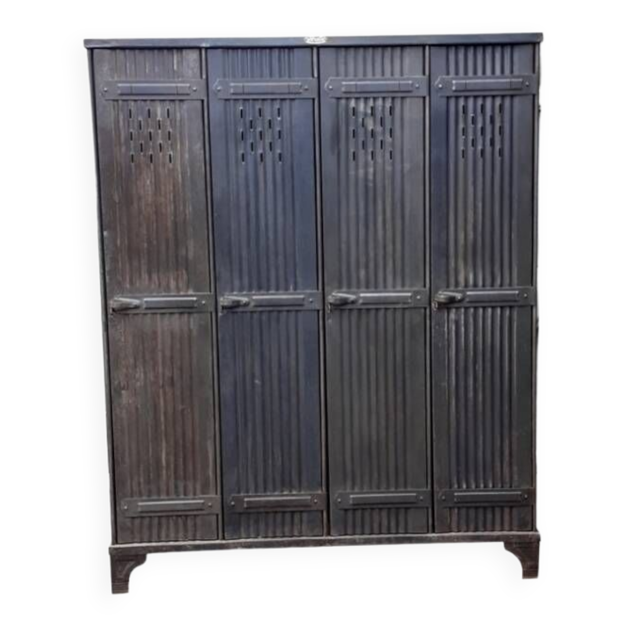 Strafor locker room furniture