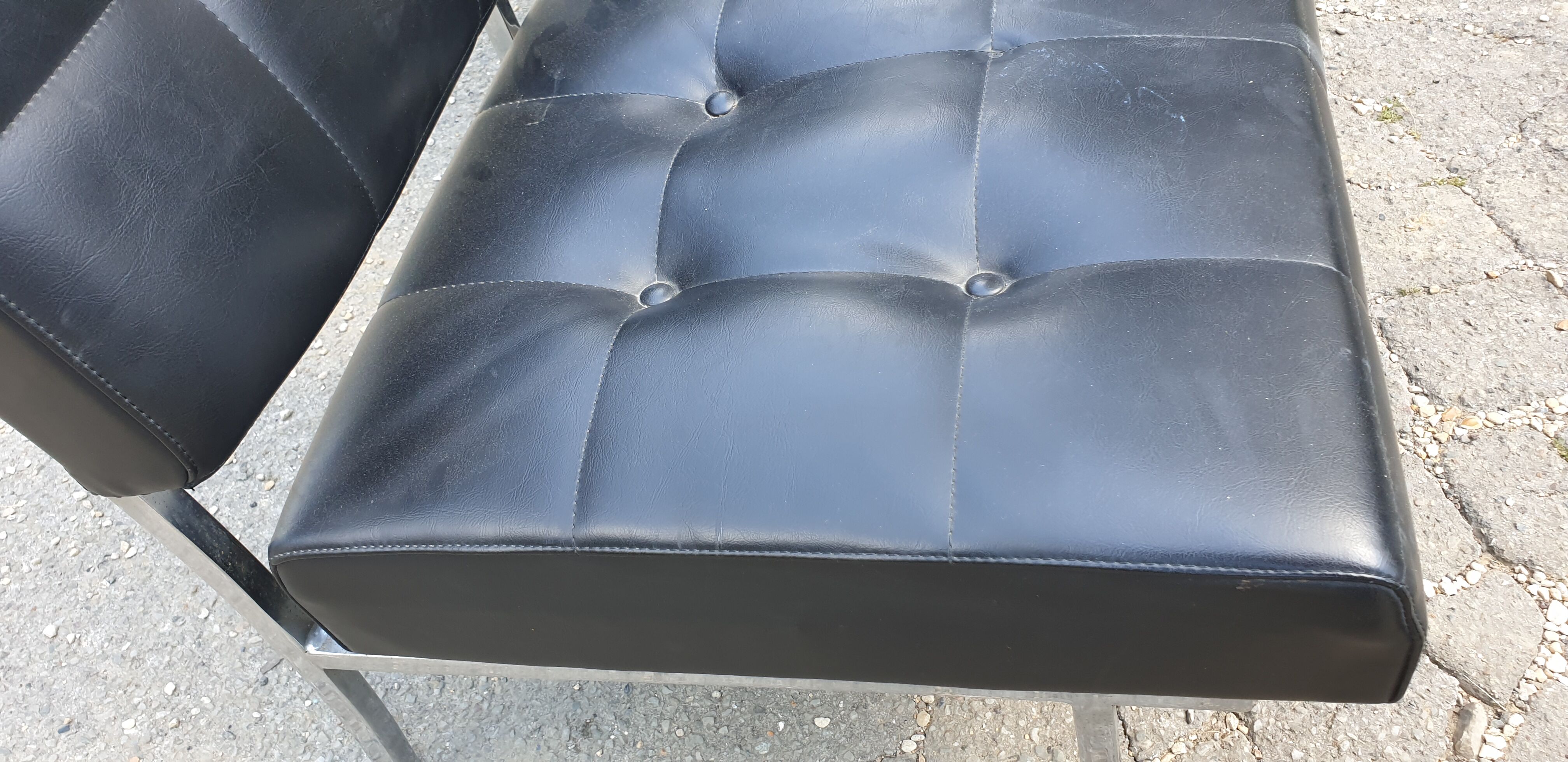 Armchairs 'capiton' black