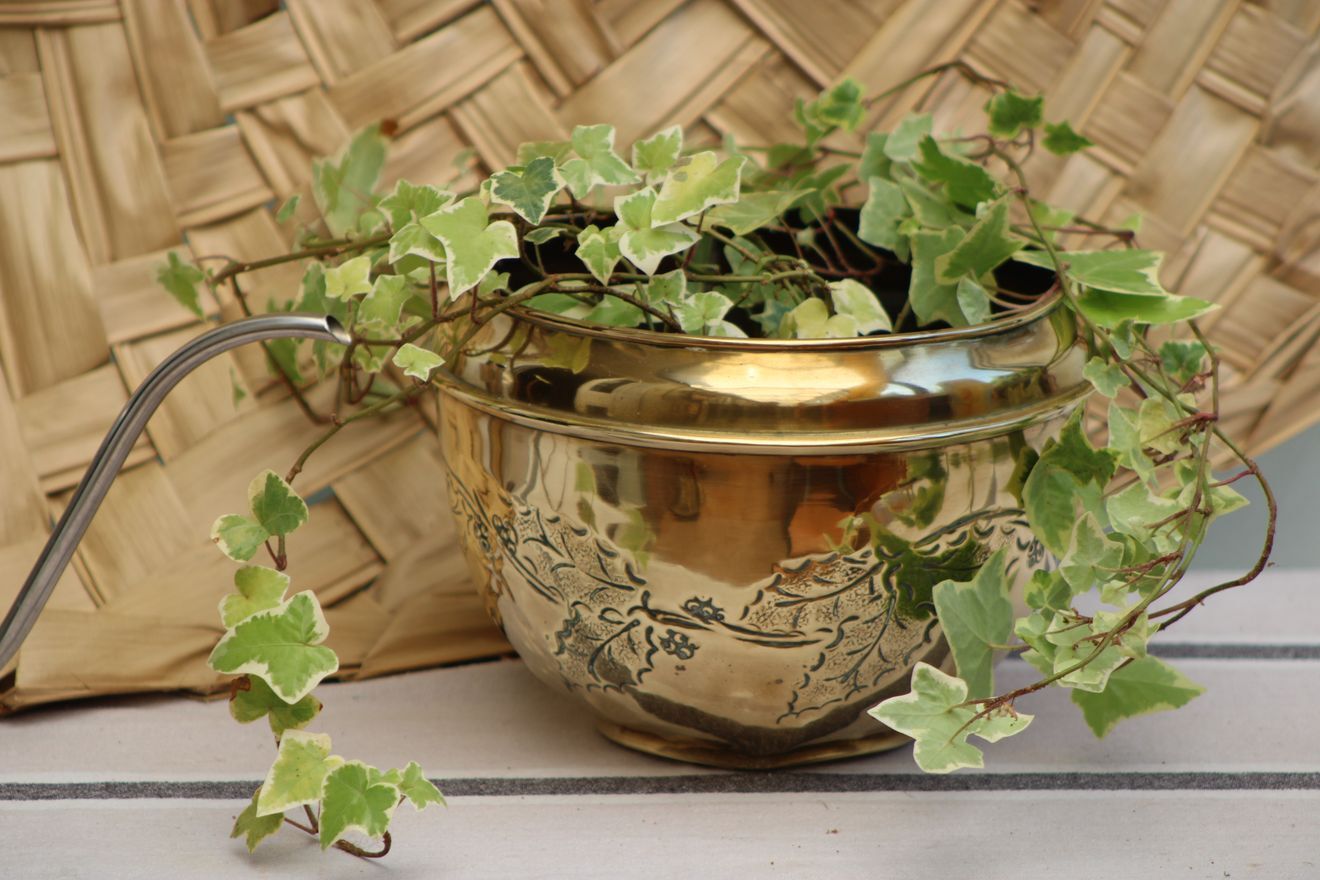 Cache-pot doré
