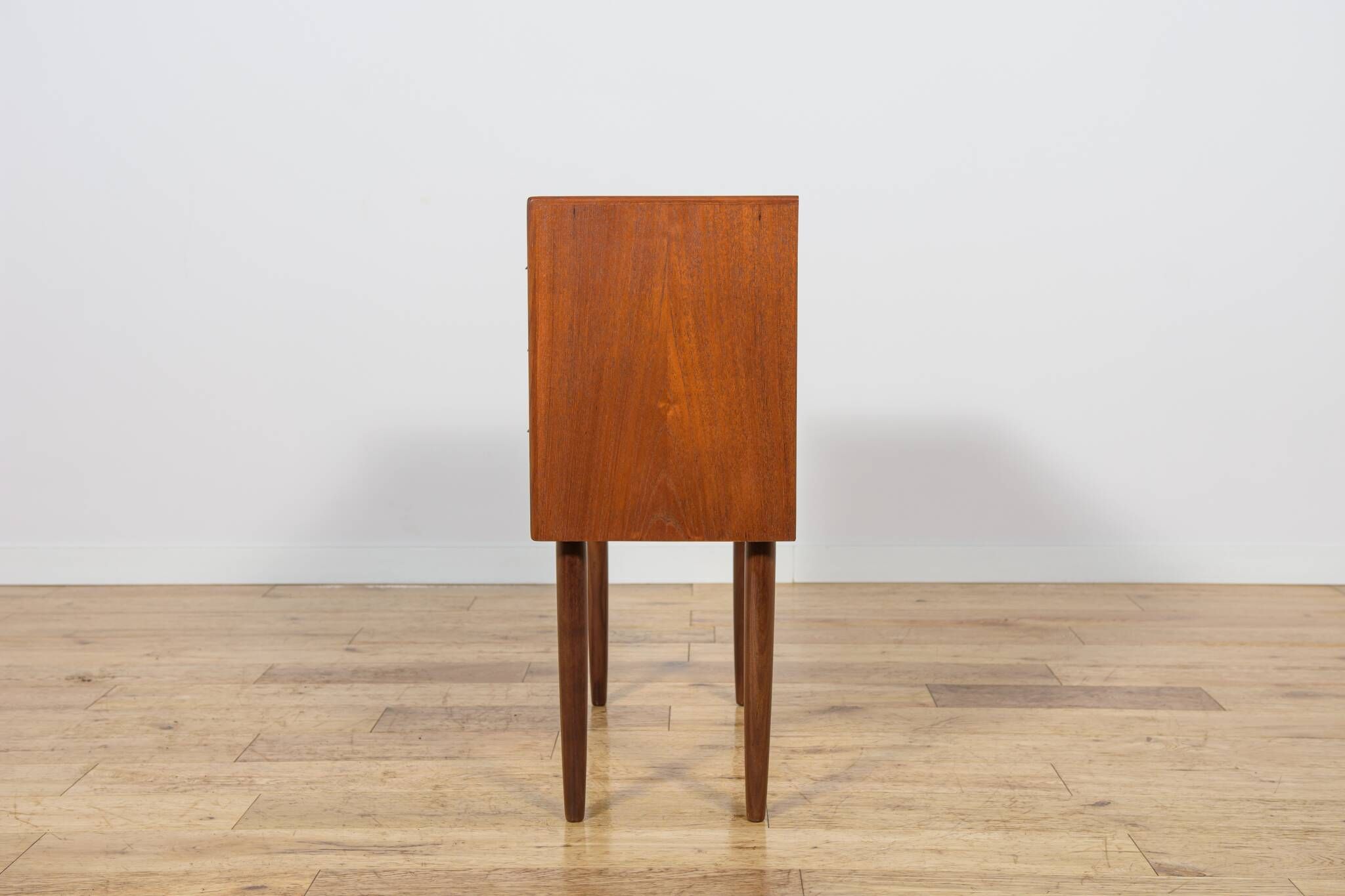 Small teak chest of drawers from the 1960s by Henning Jørgensen for Fredericia.