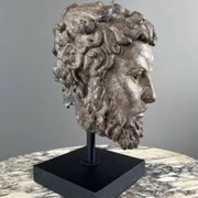 Sculptural bust in bronze on a base, 20th century