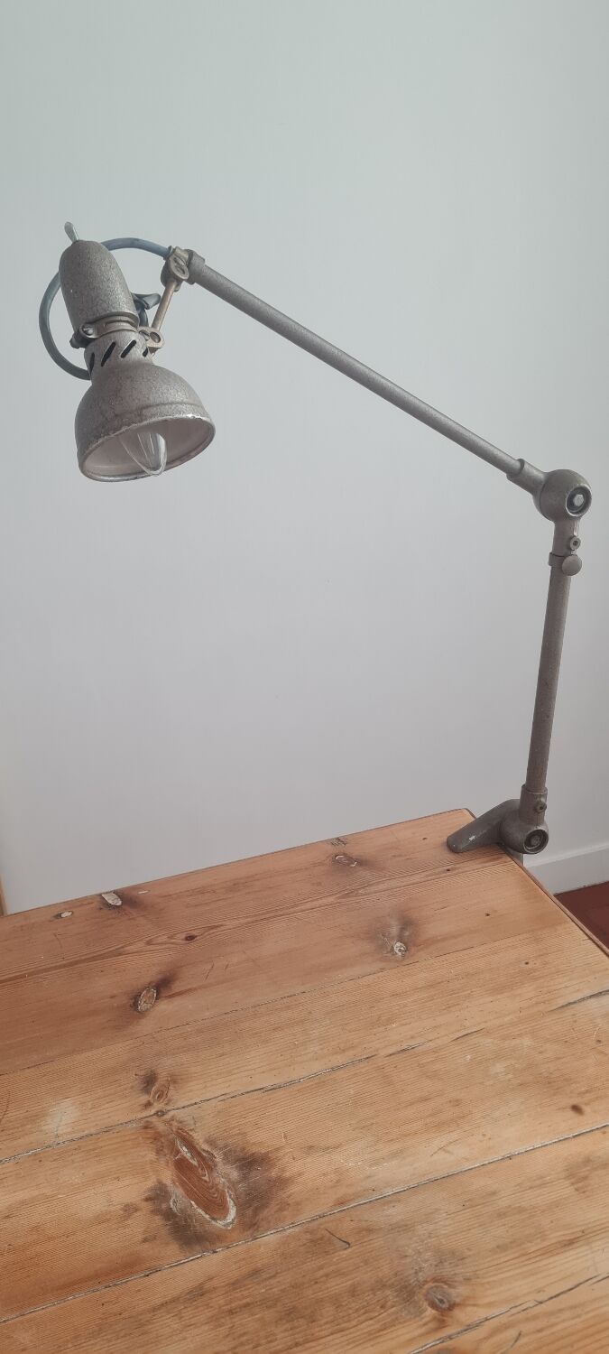 Lumina workshop lamp