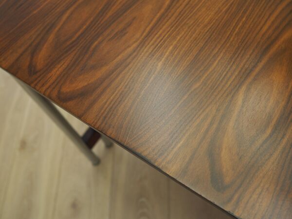 Table en noyer, design italien, années 1970, fabrication : Italie