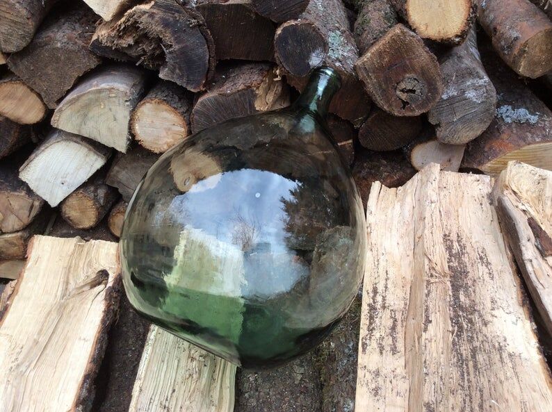 Dame-jeanne en verre soufflé couleur vert  15 litres