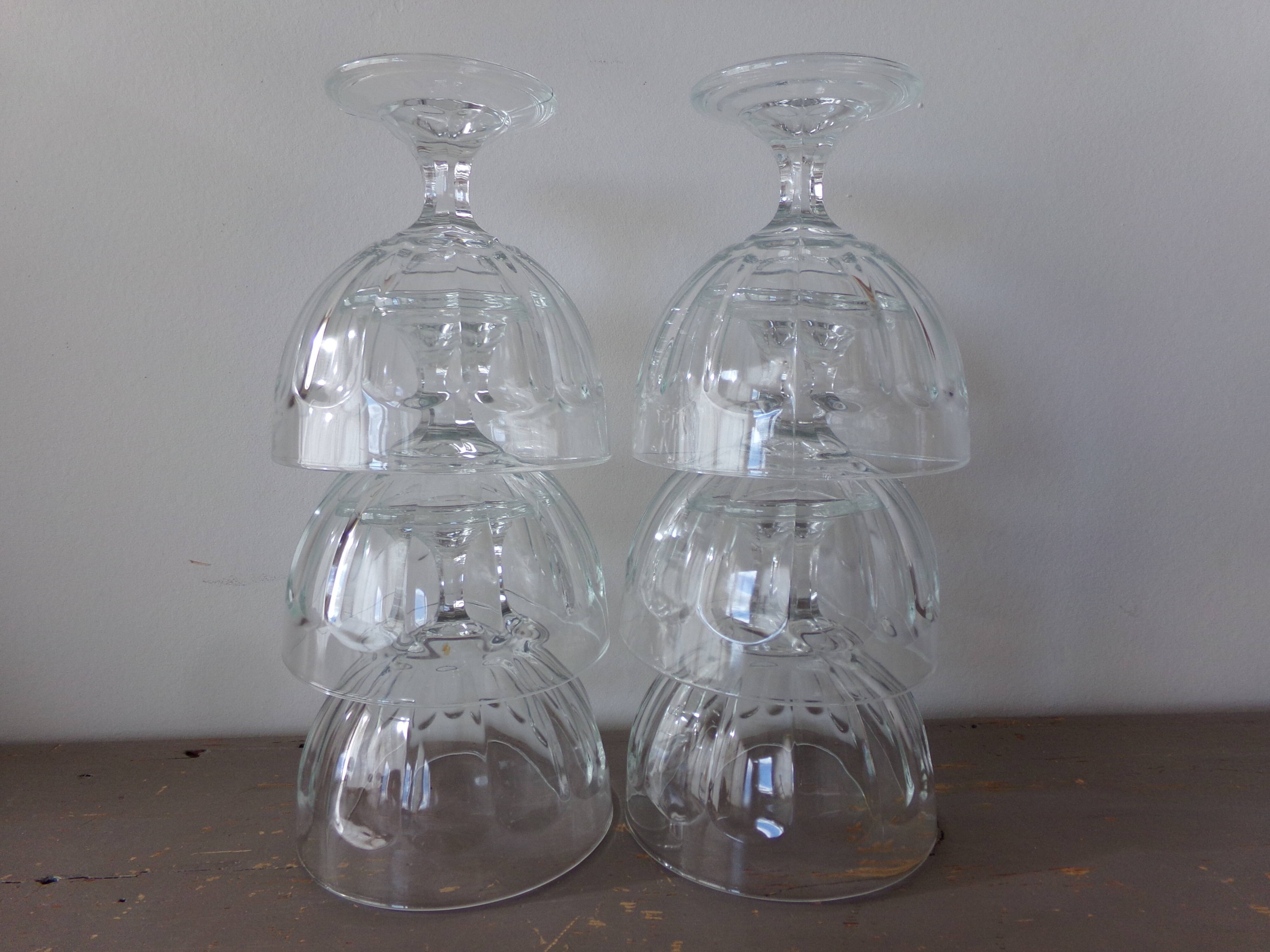 6 ice cream or dessert cups on foot