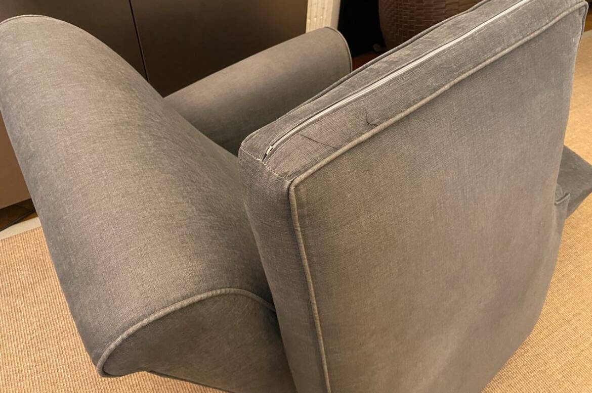 Chiffonnière original Cassina (  pieds et housse modifiés )