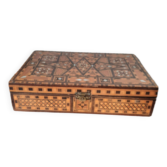 Jewelry box