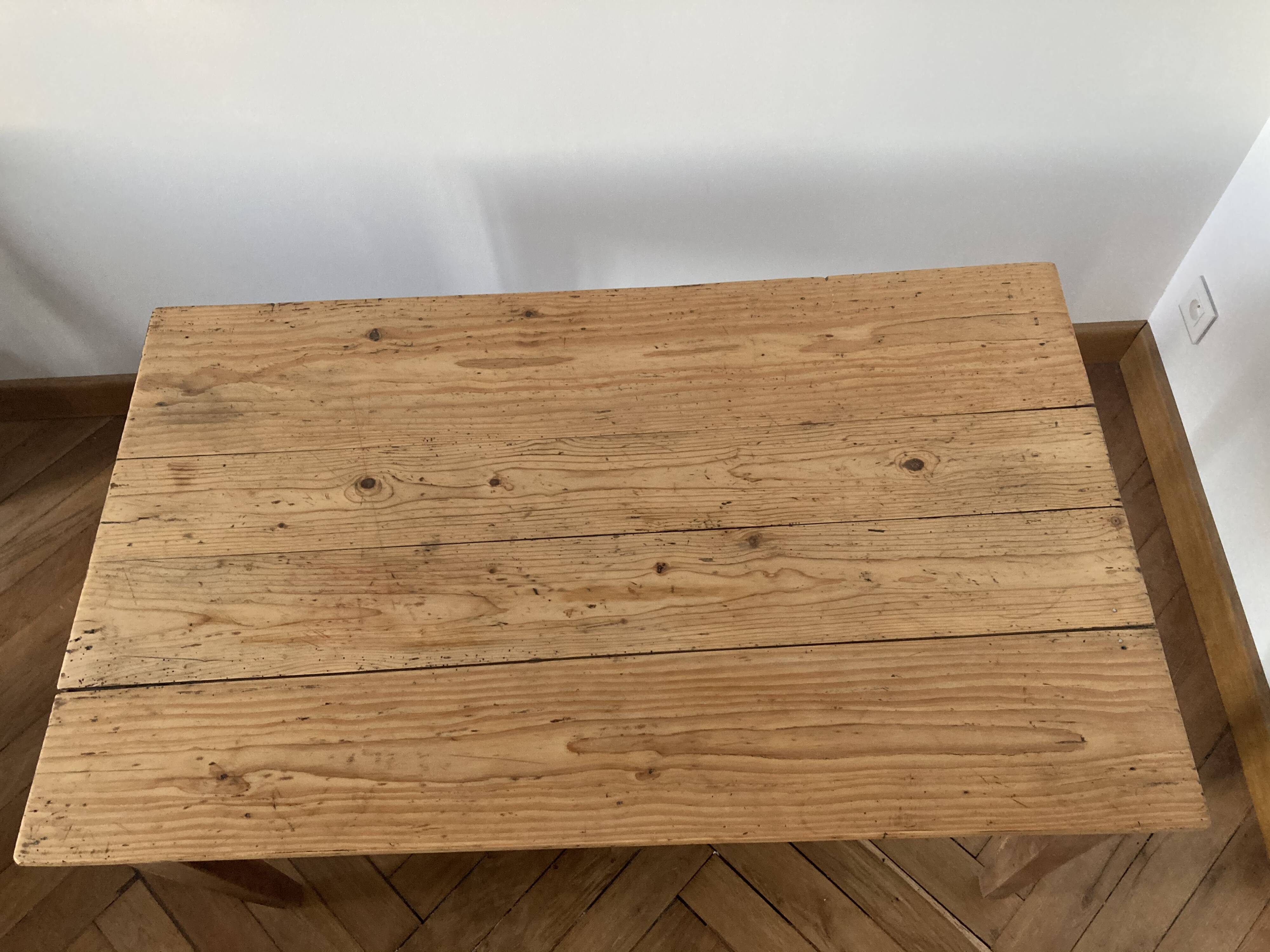 Farm table