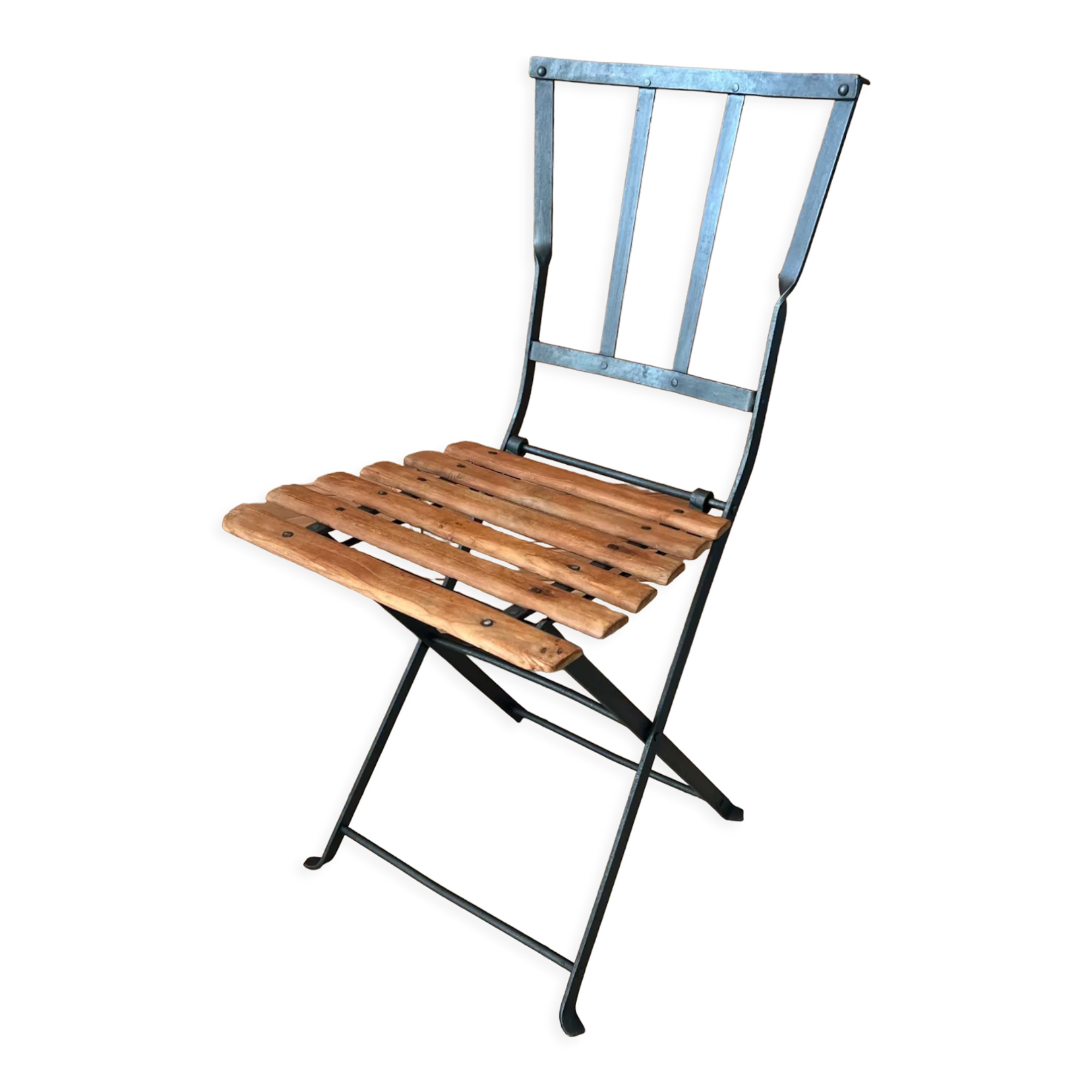 Chaise bistrot ancienne restaurée
