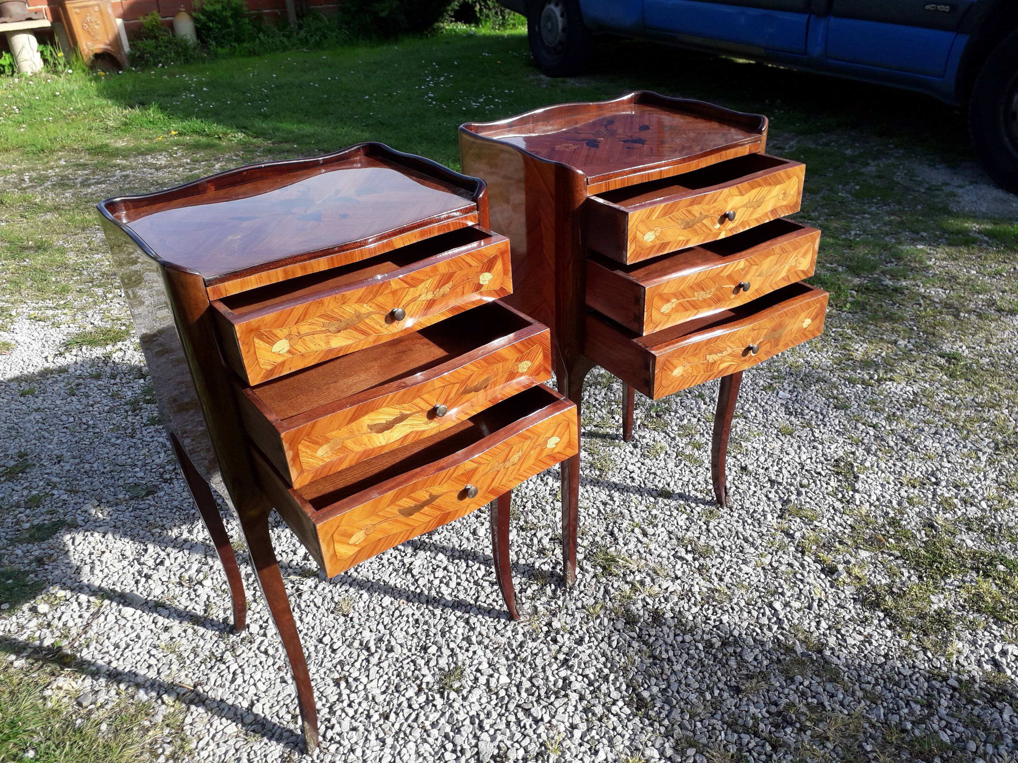 Paire de chevets marquetés style louis xv