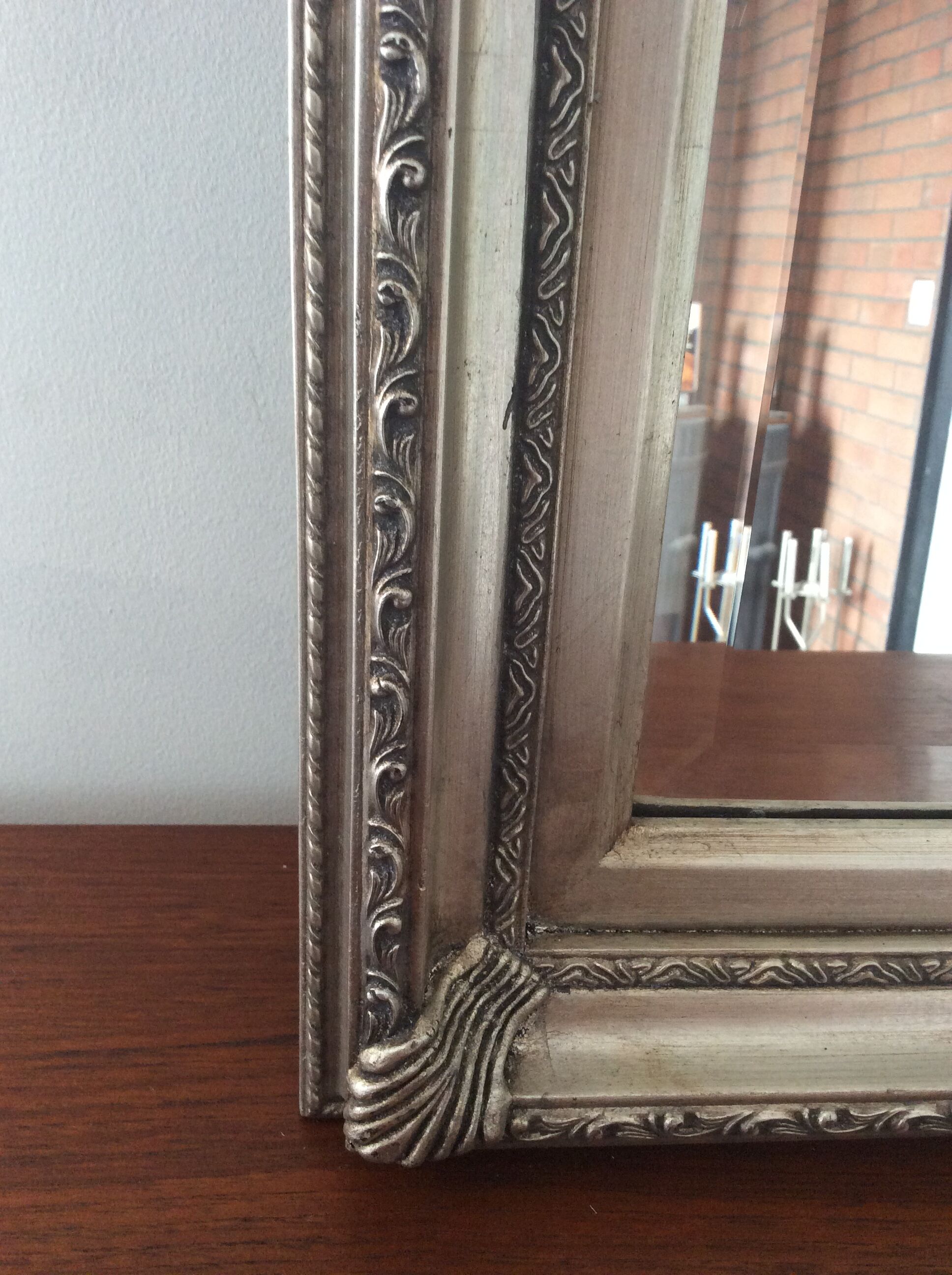 Bevelled mirror in silver wood 75x105cm