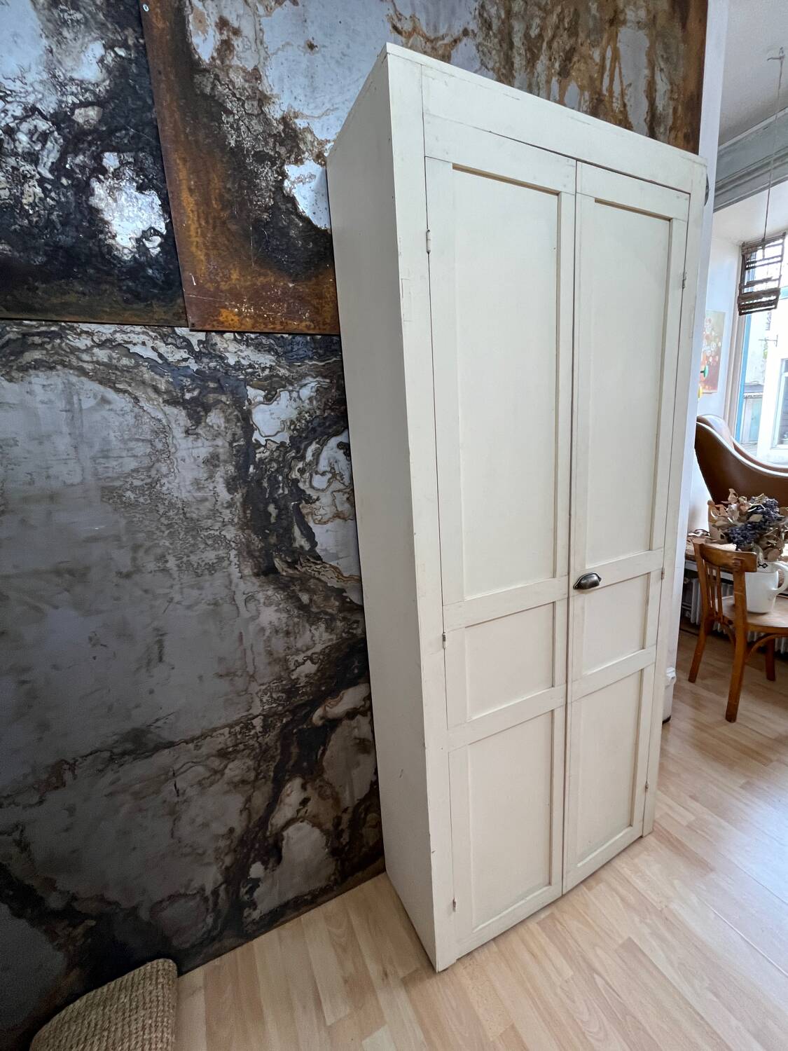 Parisian workshop cabinet