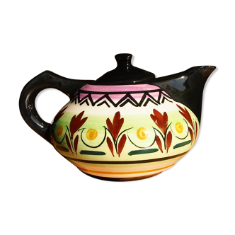 St John's pottery teapot