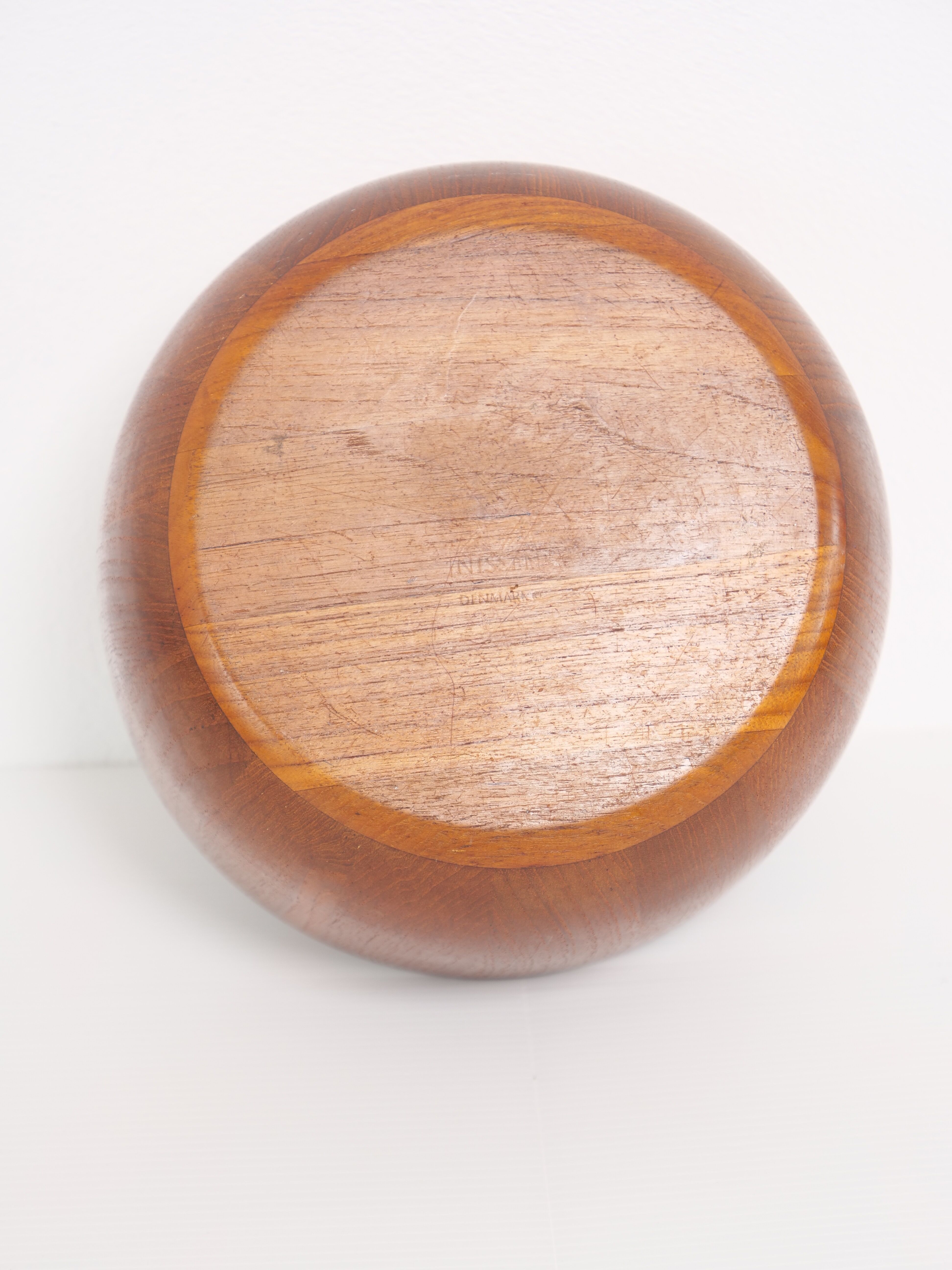 Scandinavian teak bowl by Richard Nissen Denmark