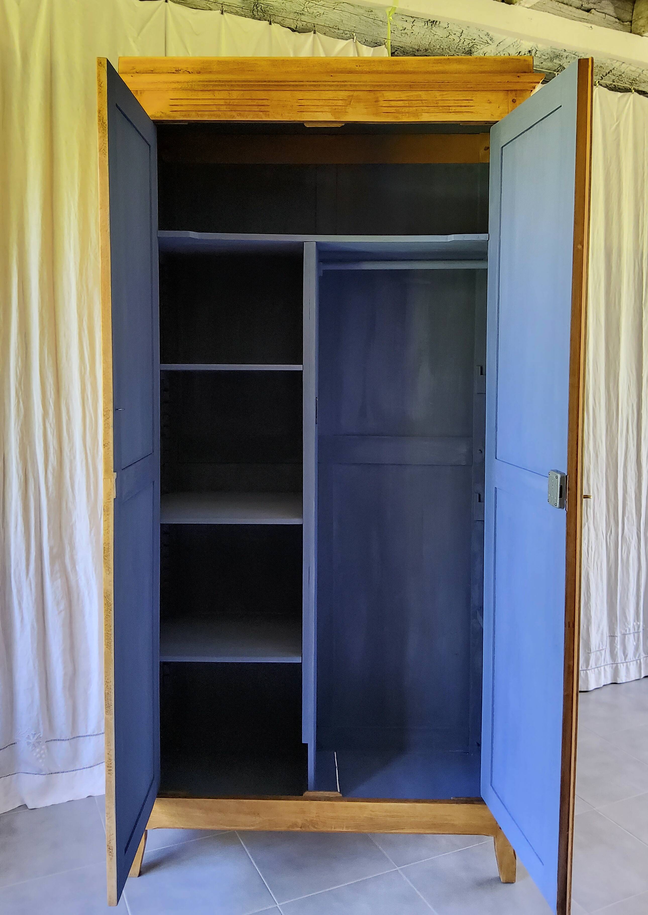 Armoire parisienne